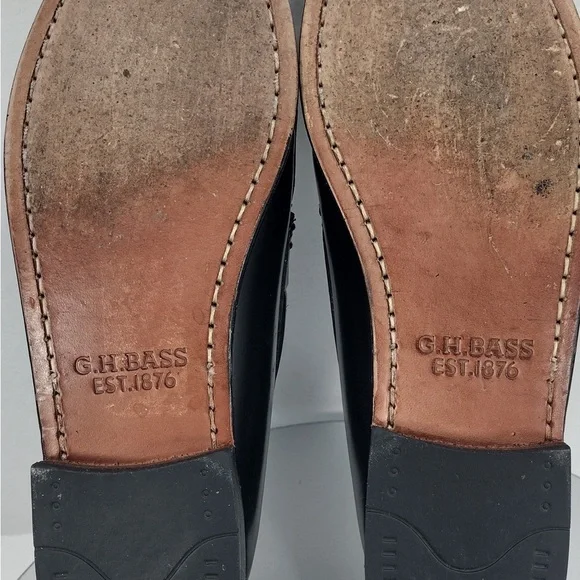 Bass Black and White Leather Loafers size 7 preOwned Exellent condition